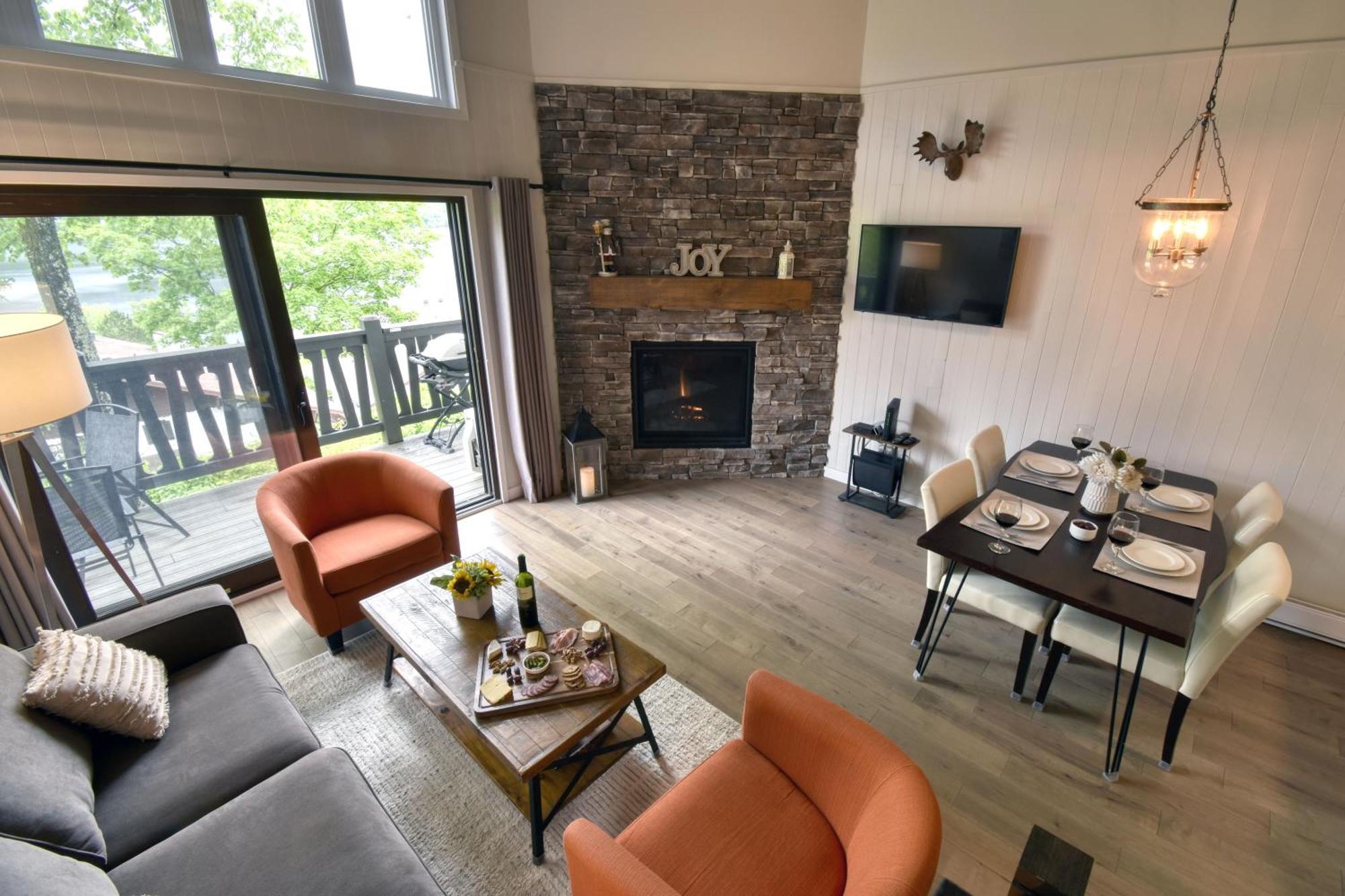 Stunning Condo - View On Lake Tremblant & Mountain Mont-Tremblant Exterior foto
